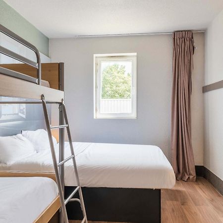B＆B 安格2大学酒店 布库茨 外观 照片