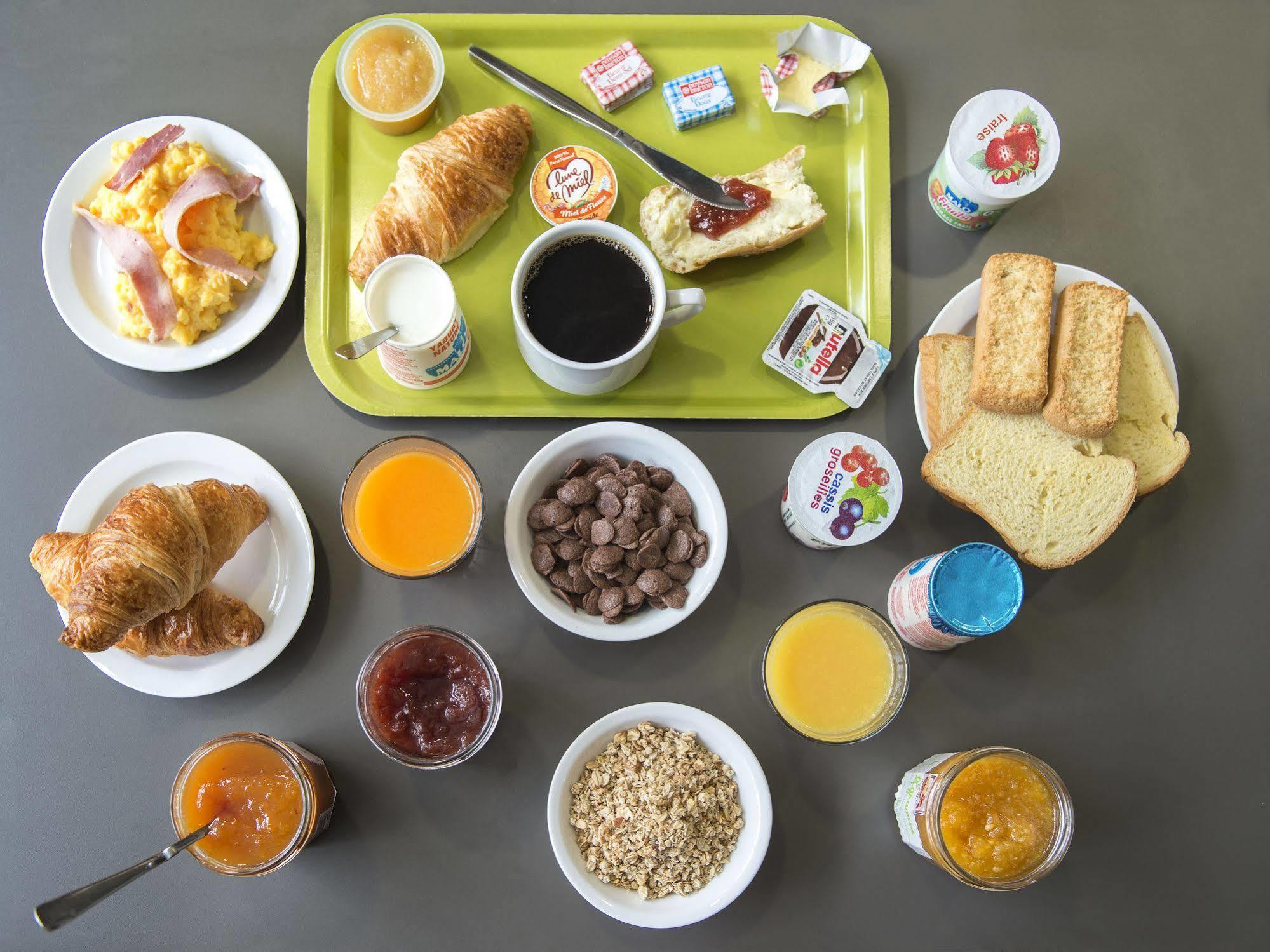 B＆B 安格2大学酒店 布库茨 外观 照片